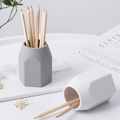 Ein guter Preis. Silikon Wasserdicht Bleistifthalter für Schreibtisch Einfacher moderner minimalistischer Make-up-Organisator Schuh Bürobedarf für Kinder zu Hause Online
