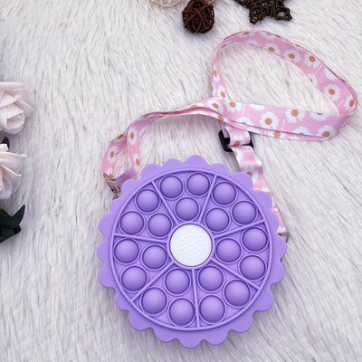 Ein guter Preis. Kawaii Crossbody-Tasche niedliche Schultertasche Cartoon Silikon-Tasche Pop-Tasche Brieftasche Mädchen Geburtstagsgeschenk Schöne Accessoires Online