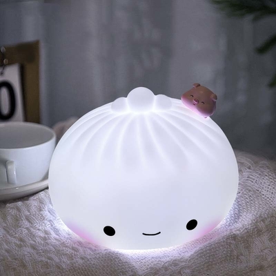 Ein guter Preis. Schöne Nachtlampe für Kinder mit 7-farbiger weichen Silikon-Kinderzimmerlampe für Kinderzimmer Dekor mit tragbaren wiederaufladbaren schönen Nachtlampe Online
