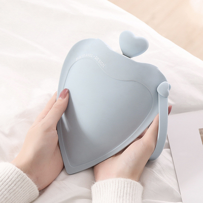 Ein guter Preis. Liebe Kleine Silikon-Wasserflasche Tasche mit gestricktem Deckel Schmerzlinderung Taille Rücken Hals Menstruationsbeschwerden Online