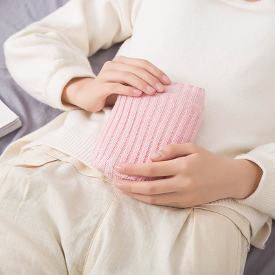 Ein guter Preis. Leckdichte Soft Touch Silikon-Wärmflasche zur Schmerzlinderung in der Taille Rücken Hals Schultern Theopy Online