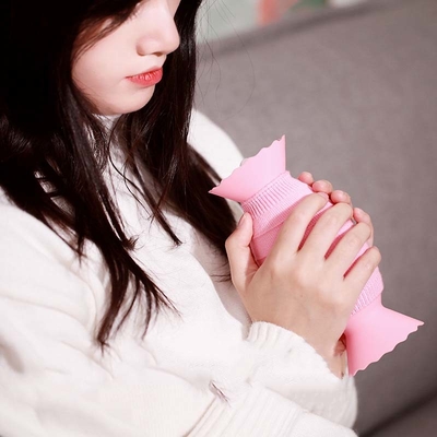 Ein guter Preis. Schraubkappe Silikon-Heizbeutel für heiße und kalte Therapie bei Menstruationsbeschwerden Online