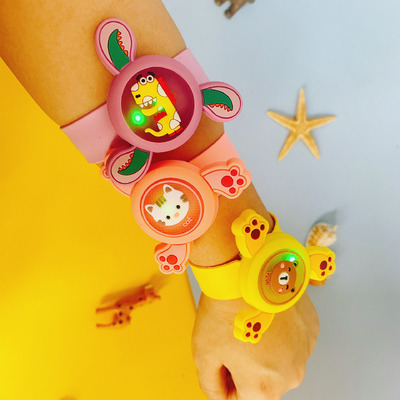 Ein guter Preis. Ultra-sichere Mückenschutz-Armbänder zum Schutz der Familie - Natürliche Citronella- und Zitroneneukalyptusöl-infusionierte Silikon-Armbänder. Online